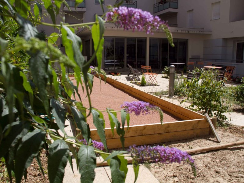 lyon-1021_l_ferrarri_32_bd